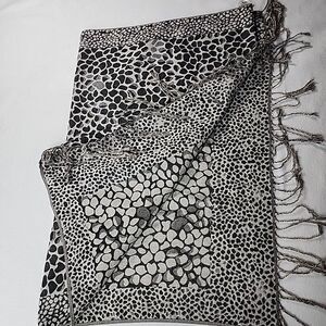Modern Expressions Scarf Beige Brown Animal Print 68.9" x‎ 27.56"
